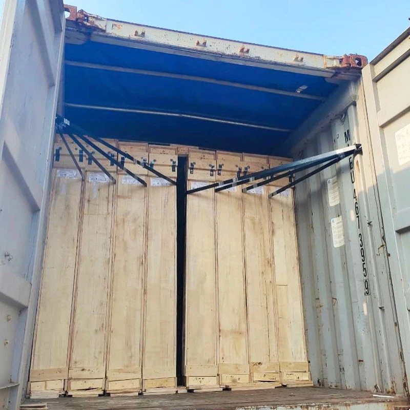 Padel court glass loading 02.jpg Padel court glass loading 02.jpg